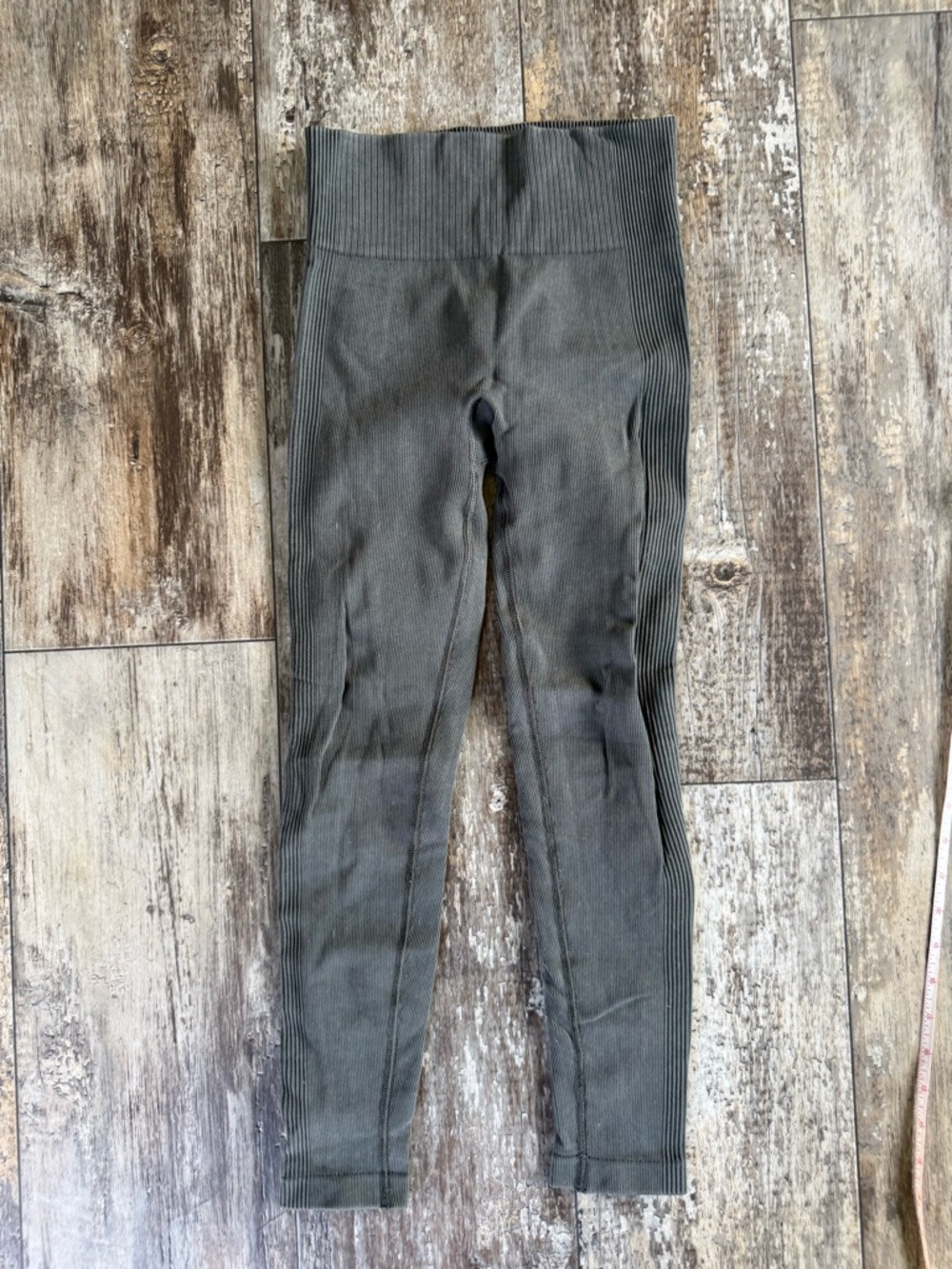 2 for $30 sale: Spanx dark green seamless leggings - XS